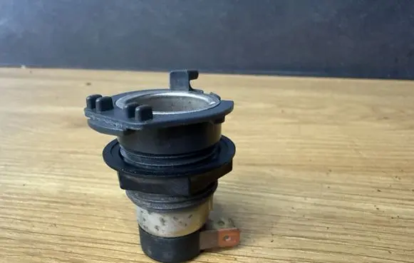 Volvo V70 12 V Socket (rear)