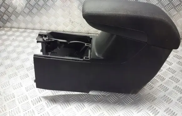 Mitsubishi Outlander Rear seat armrest MR979976