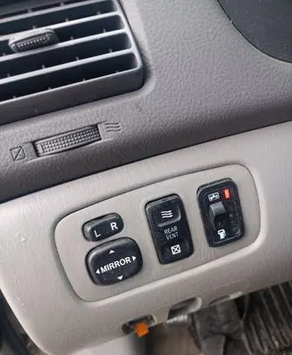 Toyota RAV 4 (XA30) Tailgate/trunk/boot open switch 