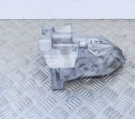 Mercedes-Benz C W205 Engine mounting bracket A6512234204