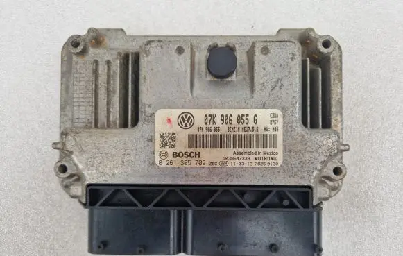 Volkswagen Jetta VI Engine control unit/module 07K906055G