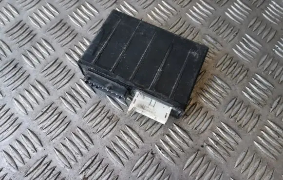 BMW 5 E34 Comfort/convenience module 61351384204 1384204