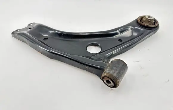Toyota Yaris XP210 Front lower control arm/wishbone 48605K0020
