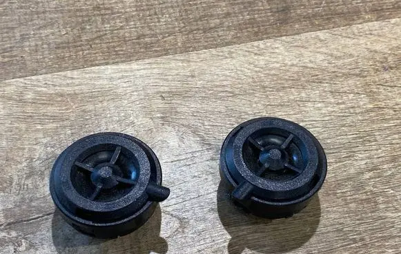 Front door high frequency speaker