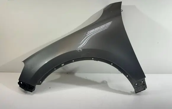 Volkswagen Touareg II Fender 7P6821105E