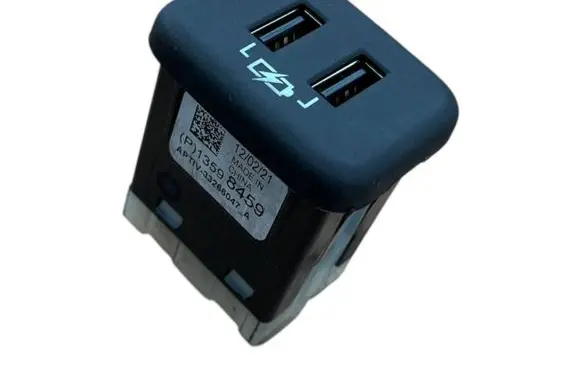 Opel Astra K USB socket connector 13598459 33266047A 00001005183