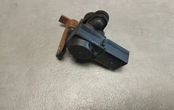 BMW 3 E90 E91 Air pressure sensor 7566784