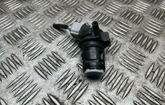 Toyota Prius+ (ZVW40) Windscreen/windshield washer pump 8533060180