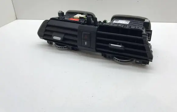 BMW X3 G01 Dash center air vent grill 9371467 11916410 2692017