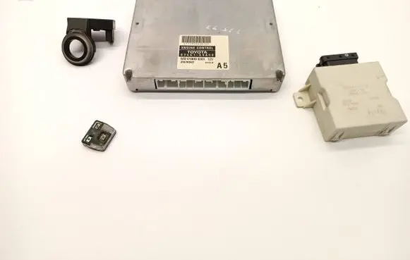 Toyota Avensis T250 Engine ECU kit and lock set 8966105A50 MB1758008301