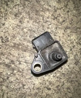 BMW 5 E39 Air pressure sensor 2246977 8D24
