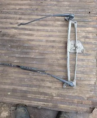 Audi 80 90 S2 B4 Front wiper linkage 