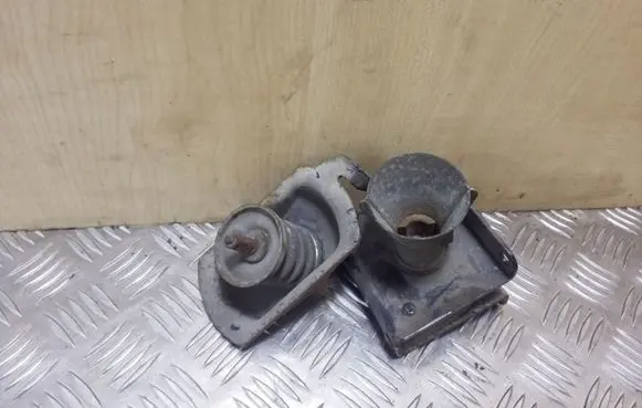 KIA Sorento Spare wheel mounting bracket 
