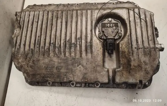 Audi A6 S6 C6 4F Oil sump 06E103604