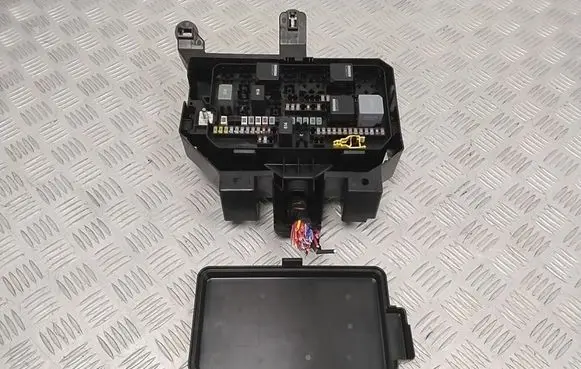 Polestar 2 Fuse module 32212356