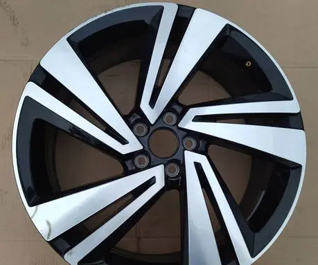Volkswagen T-Cross R18 alloy rim 2GM601025H