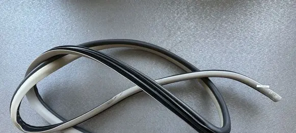 Nissan Patrol Y61 Front door rubber seal 76922VC700