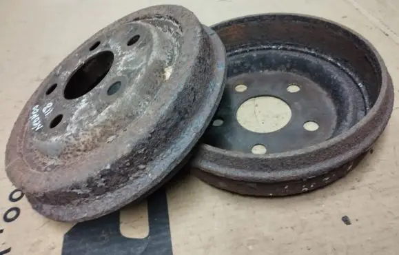 Chrysler Neon II Drum brake (rear) 