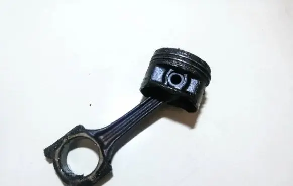 Audi A4 S4 B5 8D Piston with connecting rod