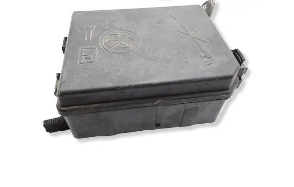 Opel Corsa E Fuse module 13451890AA 0000505 30959L