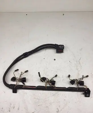 BMW 5 F10 F11 Fuel injector wires 7589689 58650910