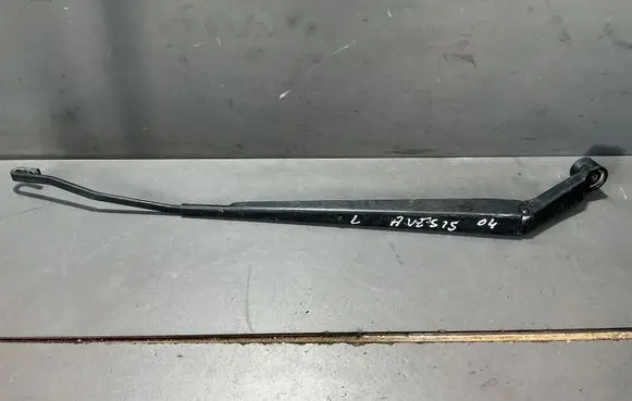 Toyota Avensis T250 Front wiper blade arm 