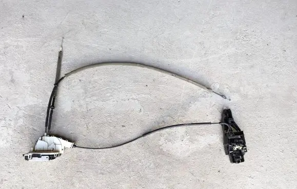 Chrysler Pacifica Front door lock P04589916AE 68230678AF