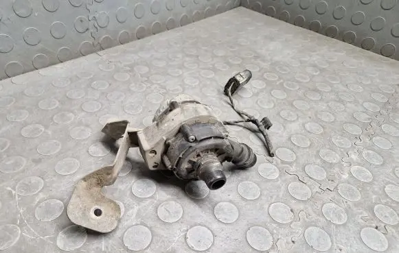 BMW X5 F15 Electric auxiliary coolant/water pump 8602021