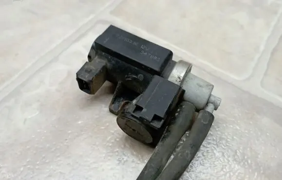 KIA Sorento Turbo solenoid valve 72190316
