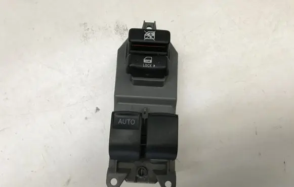 Toyota Yaris Electric window control switch 970067D