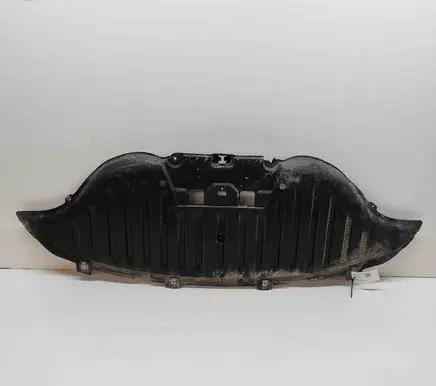 Center/middle under tray cover