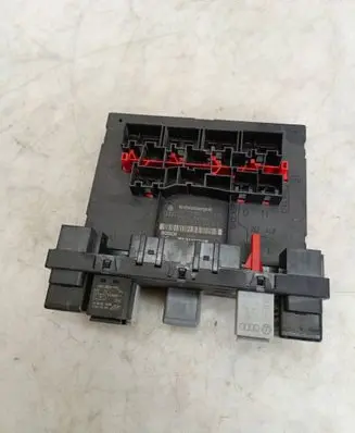 Volkswagen Golf V Comfort/convenience module 3C0937049E F005V00526 H37S1002