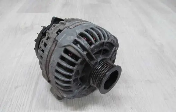 Volvo XC90 Generator/alternator 30658086 0124625025 28895
