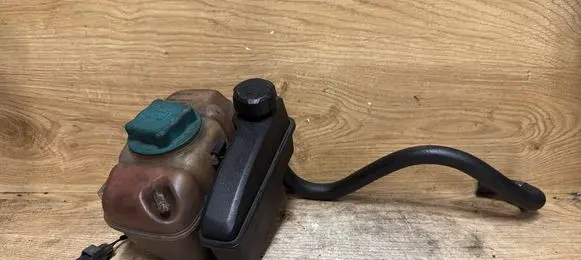 Volvo XC70 Coolant expansion tank/reservoir 8683455 8683456