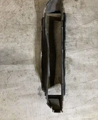 Volvo V40 Intercooler air channel guide 31323114