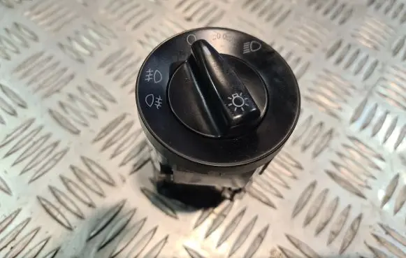 Volkswagen PASSAT B5 Light switch