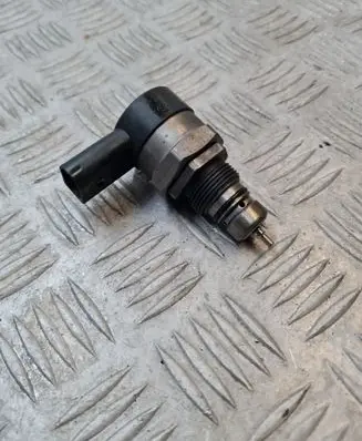Audi Q5 SQ5 Fuel pressure regulator 057130764H