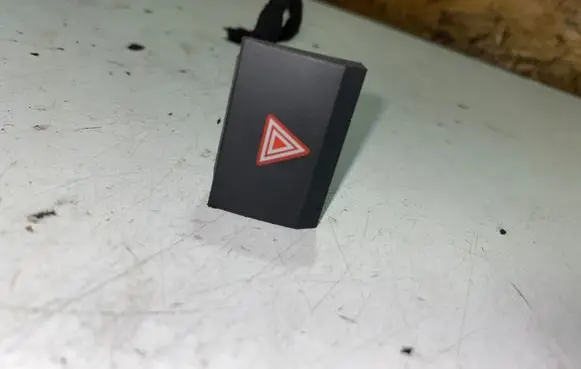 Audi A3 S3 8P Hazard light switch 8P0941509D