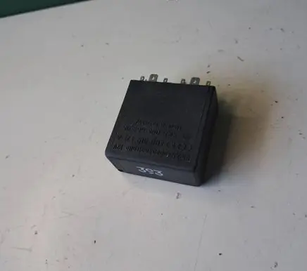 Volkswagen PASSAT B5.5 Other relay 4B0919471A 5KG00656805