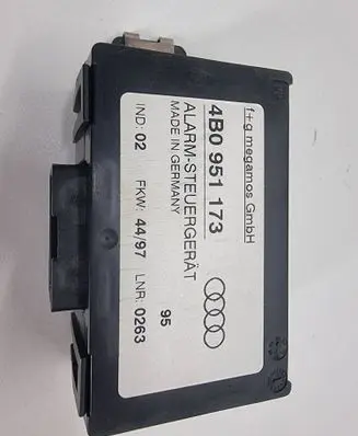Audi A6 S6 C5 4B Alarm control unit/module 4B0951173