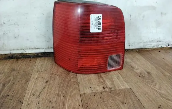Volkswagen PASSAT B5 Rear/tail lights