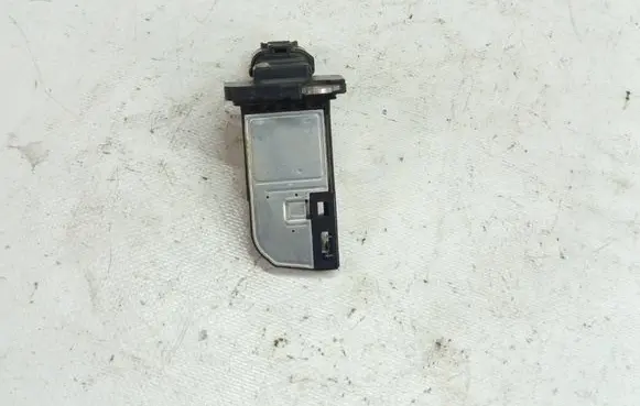 Toyota Avensis T270 Mass air flow meter 22204-26010