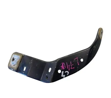 Citroen C4 II Picasso Fender mounting bracket 017242C02