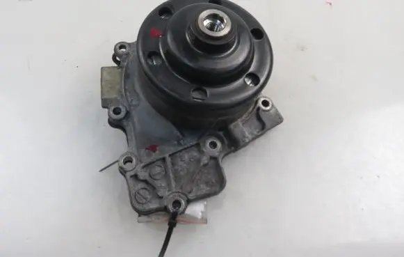 Mercedes-Benz Vito Viano W639 Water pump 