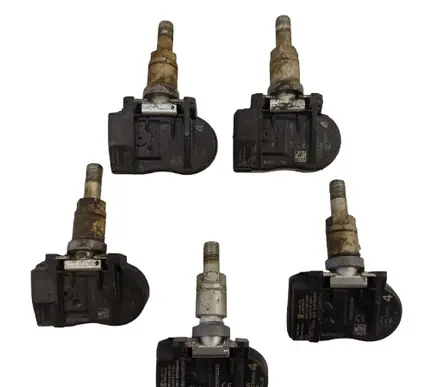 Nissan Qashqai Tire pressure sensor 407003VU04