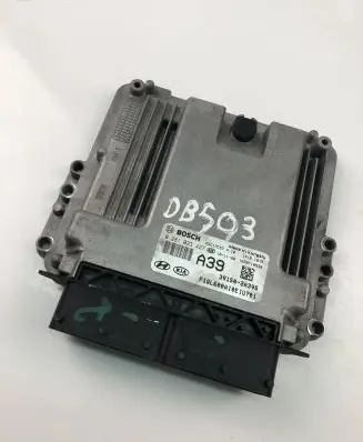 KIA Sportage Engine control unit/module ECU 391502A395 0281033427