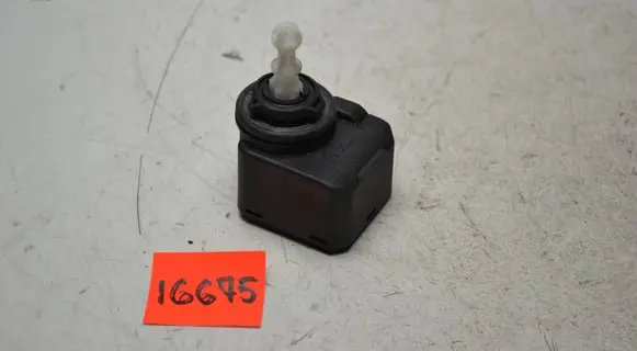 Ford Fiesta Headlight level adjustment motor 008830