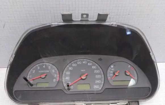 Volvo S40, V40 Speedometer (instrument cluster) 30857490 30857490F 99W04D5
