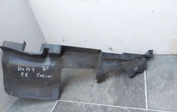 Audi A4 S4 B7 8E 8H Intercooler air guide/duct channel 8E0121284J