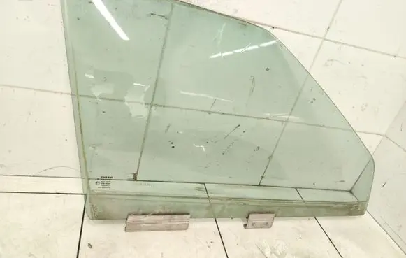 Volvo S70 V70 V70 XC Front door window glass four-door AS2